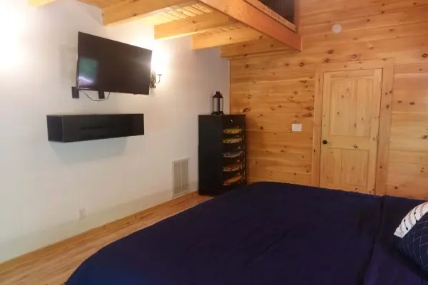WildernessCove-GreenRiverCabin-inside-mainbedroom3 WildernessCove-GreenRiverCabin-inside-