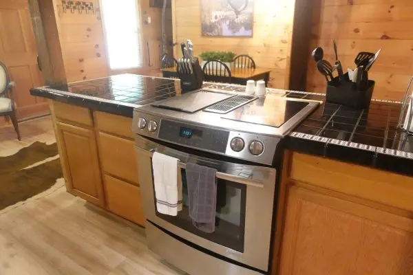 WildernessCove-GreenRiverCabin-inside-kitchen3 WildernessCove-GreenRiverCabin-inside-