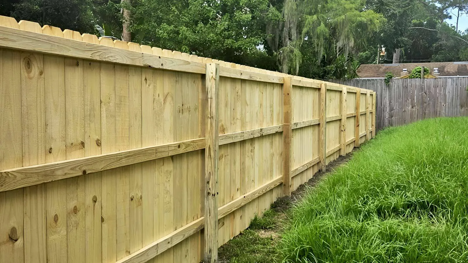 What Wood Fence Style Works Best for Backyard Privacy in Jacksonville?