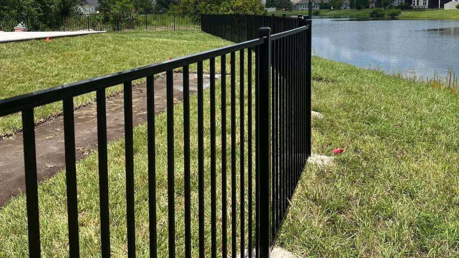 Where Does Aluminum Fencing Work Best Around a Jacksonville Home?