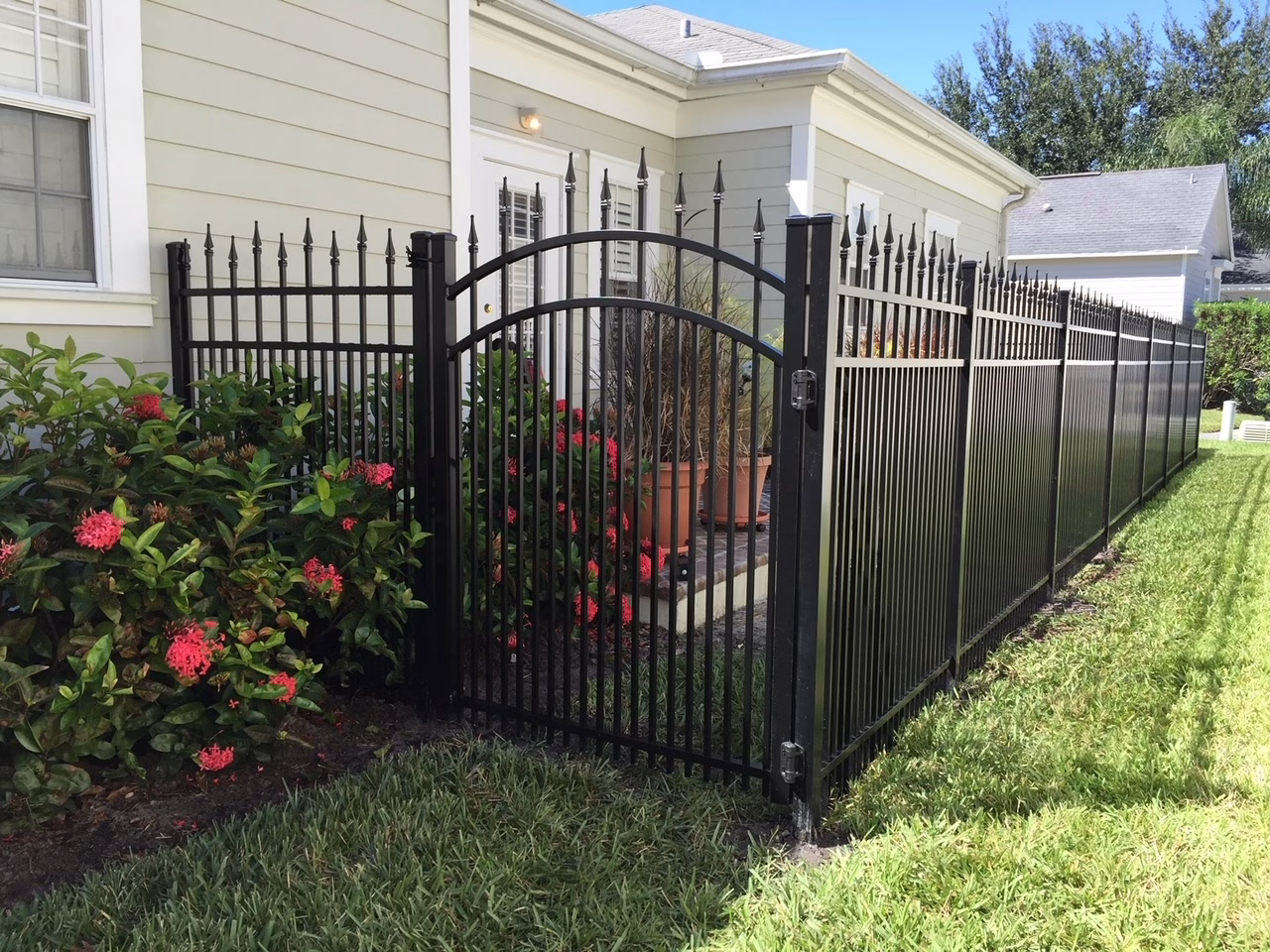 Aluminum Picket Fence Installation in Orlando