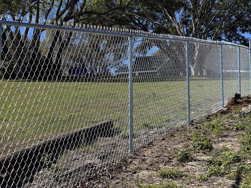 how to make a chain link fence private