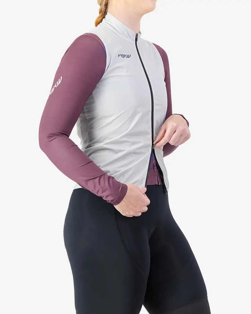 Side view of the scruncher women's cycling gilet with open zip in a arctic colour by Enjoy.cc