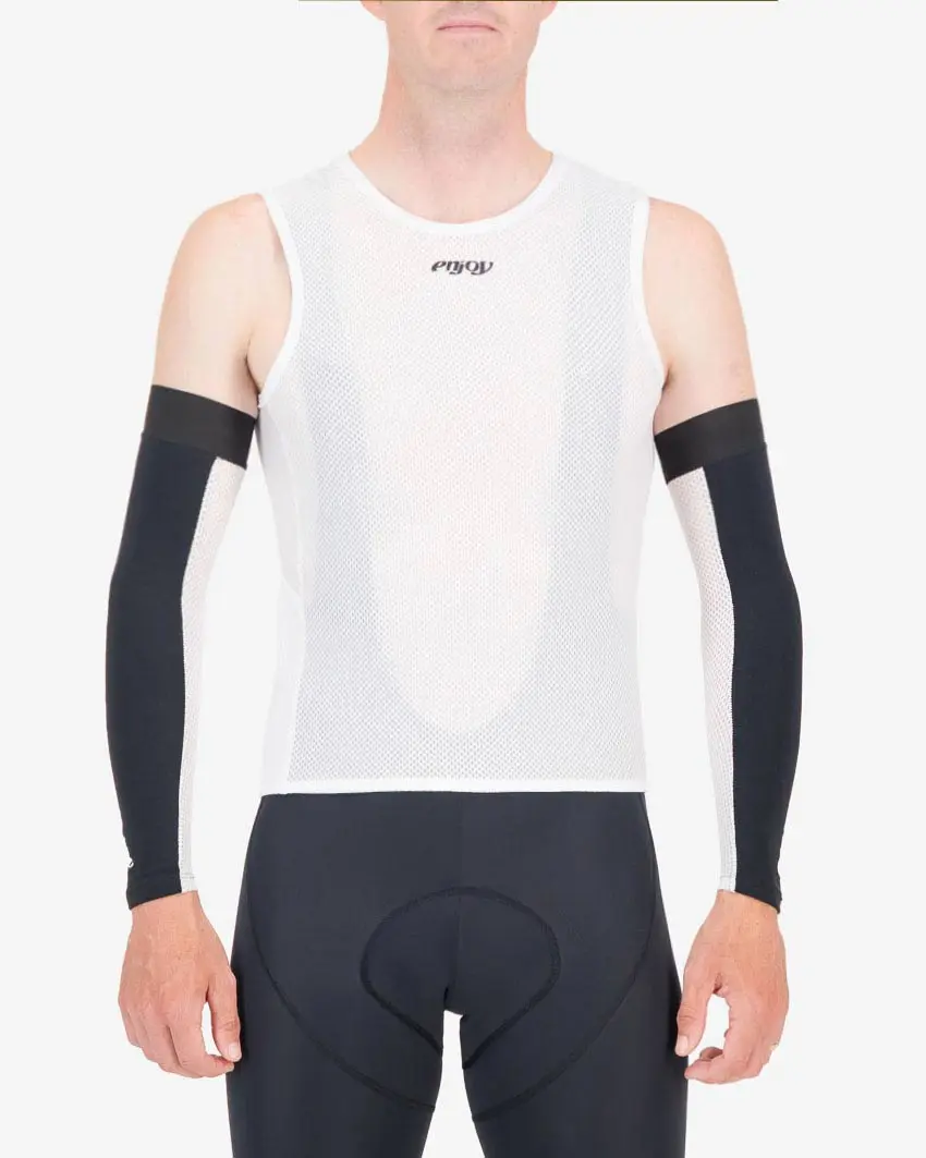 Front view of the mens dual armwarmer offering sun and cold protection made by Enjoy.cc