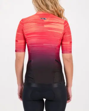 Back of the ladies tri top in the Input Tankwa Heat design made by Enjoy.cc