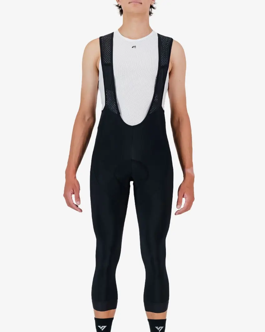 Front of the mens fleeced three quarter cargo bib short in the Mono black design made by enjoy.cc