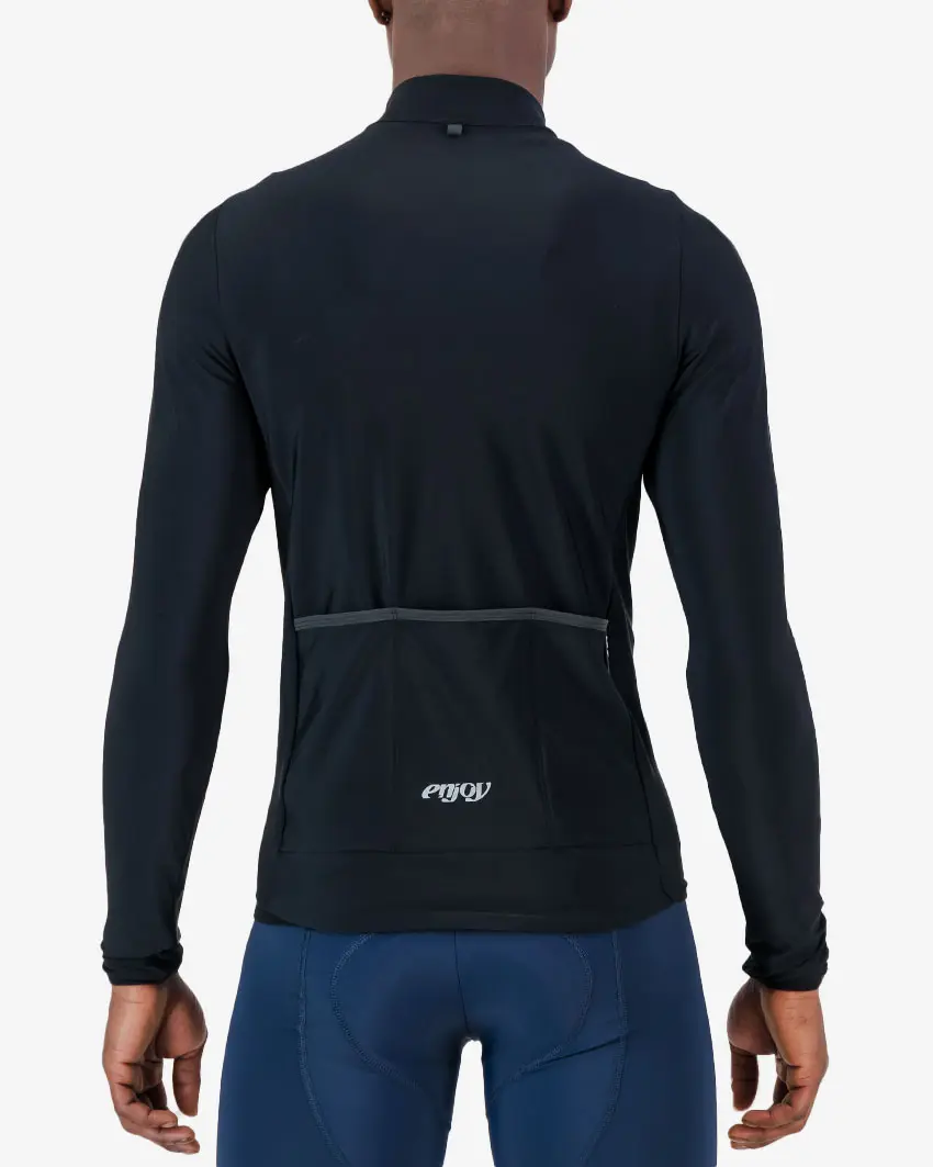 Back view of the men's fleeced cycling jersey in black with reflective detailing made by enjoy.cc