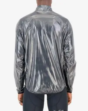 Back of the mens waterproof cycling jecket in the Trooper dark design made by enjoy.cc