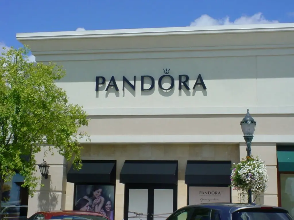 Pandora-The Summit, hall of fame photo