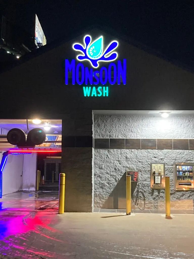 Monsoon Wash, Lighted Letters