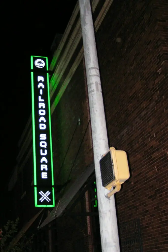 Railroad Square (Birmingham), Neon Signs