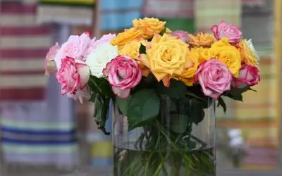 Post Summer Decorative Flower Arrangements.