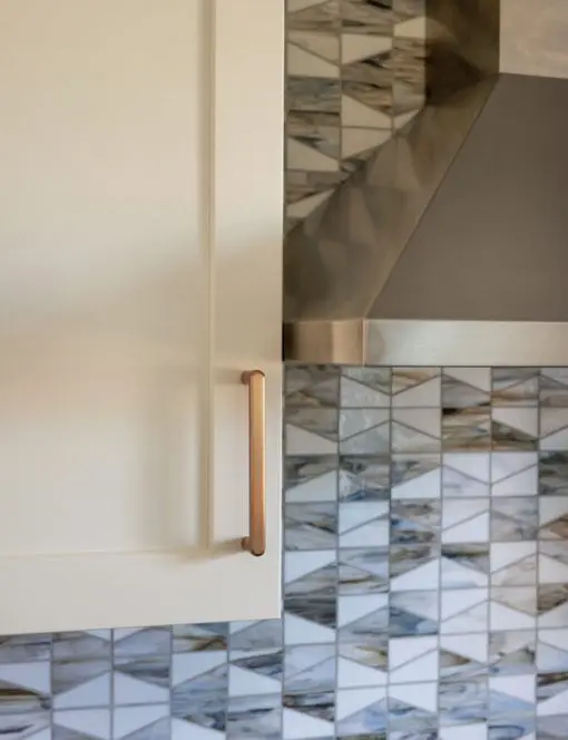Middleton-Kitchen-Remodel---Backsplash-Range-Hood