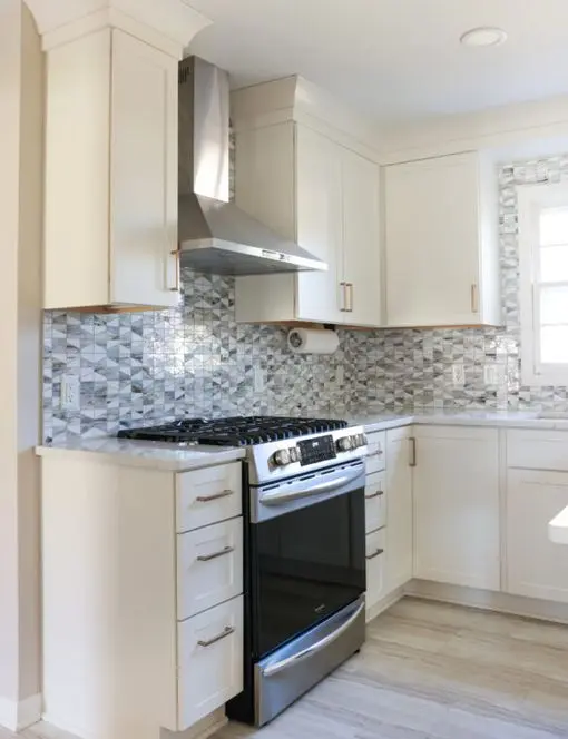 Middleton-Kitchen-Remodel---Oven-Backplash