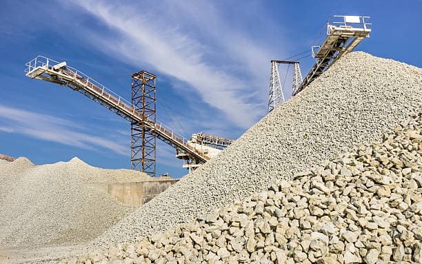 Frontal view with diagonal lines of a perfect gravel quarry.