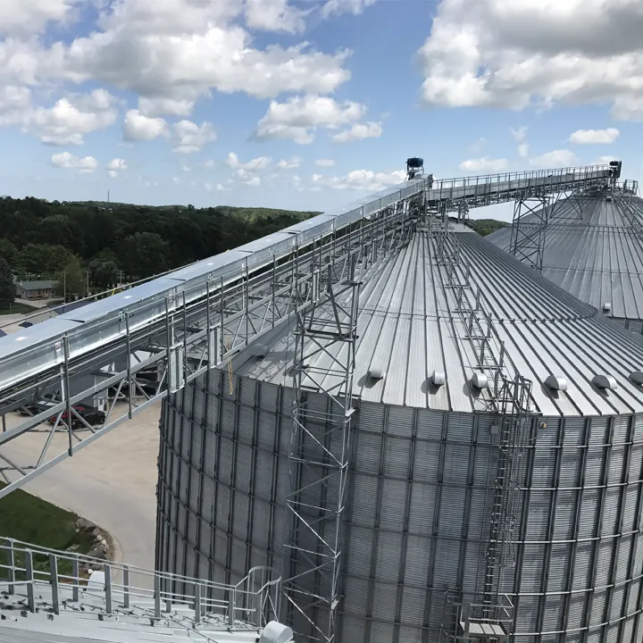QL 17 Series Flat Bottom Drag Conveyors are designed for durability and long-lasting performance