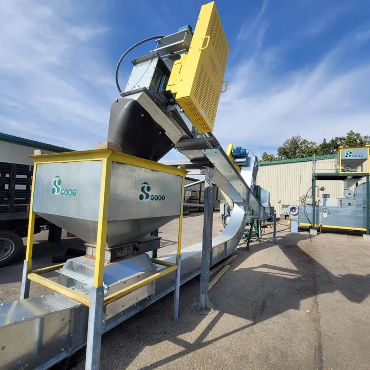Flite-Veyor® QL 17 Series Flat Bottom Drag Conveyor