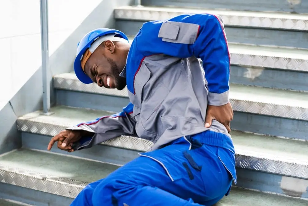 Accidentes por resbalones y caídas en el trabajo