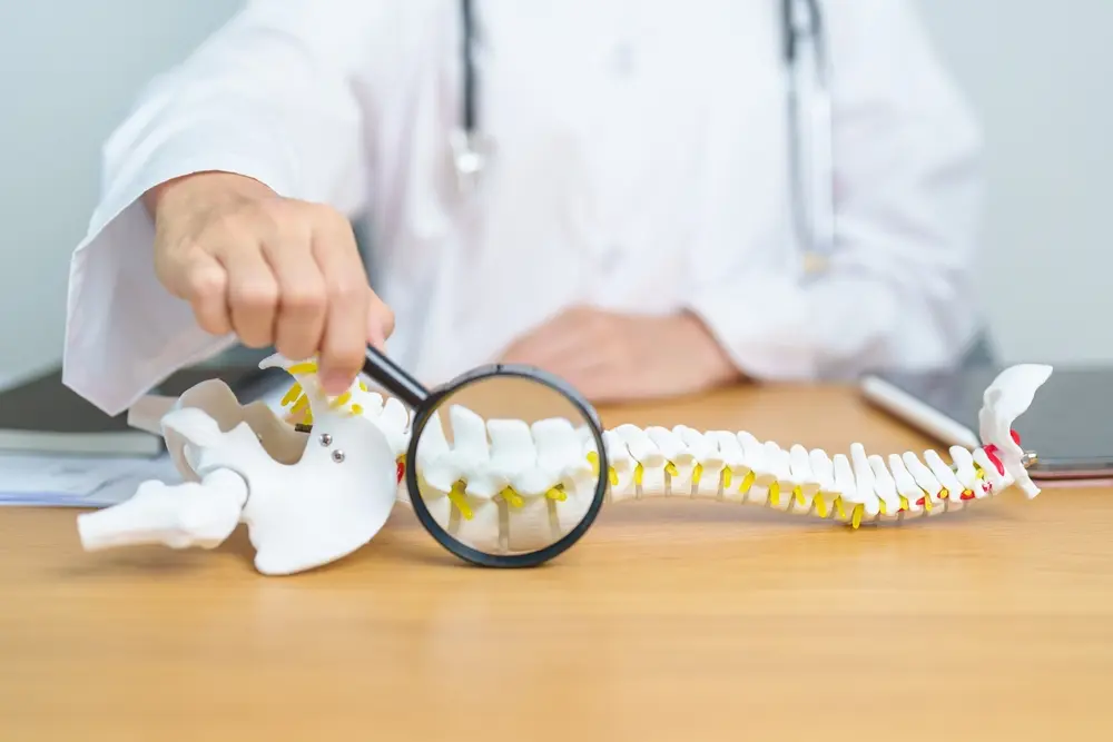 ¿Qué es la cirugía de la enfermedad degenerativa discal y cuándo es necesaria?