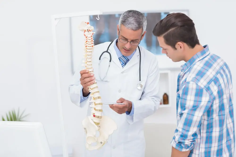5 Reasons to See a Chiropractor After a Work Injury