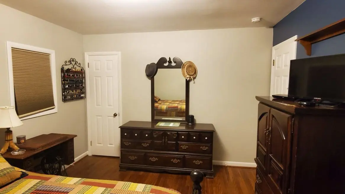 small-room Interior Painting Contractor