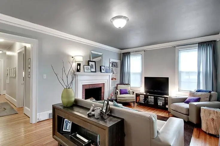 Grey-on-Grey Rooms: Are Matching Walls and Ceilings Chic