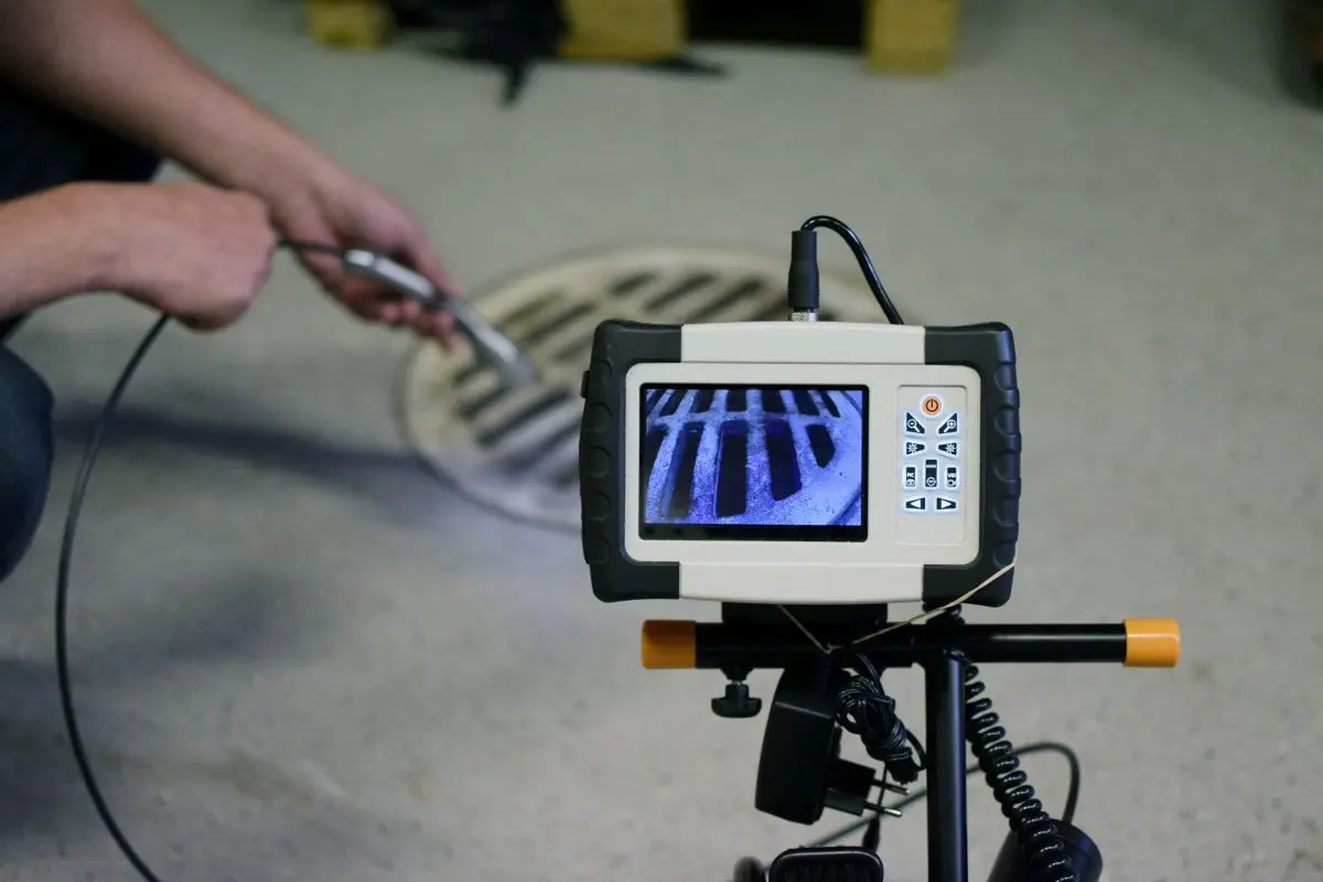 emergency plumber cost camera inspecting