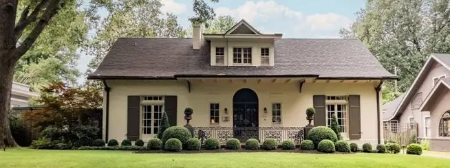 stucco old midtown memphis home painted with benjamin moore regal select in Oyster Bar 7565 SW stucco home