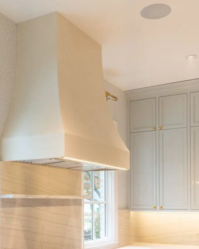 high gloss cabinet post-9 Venetian plaster vent hood in kitchen