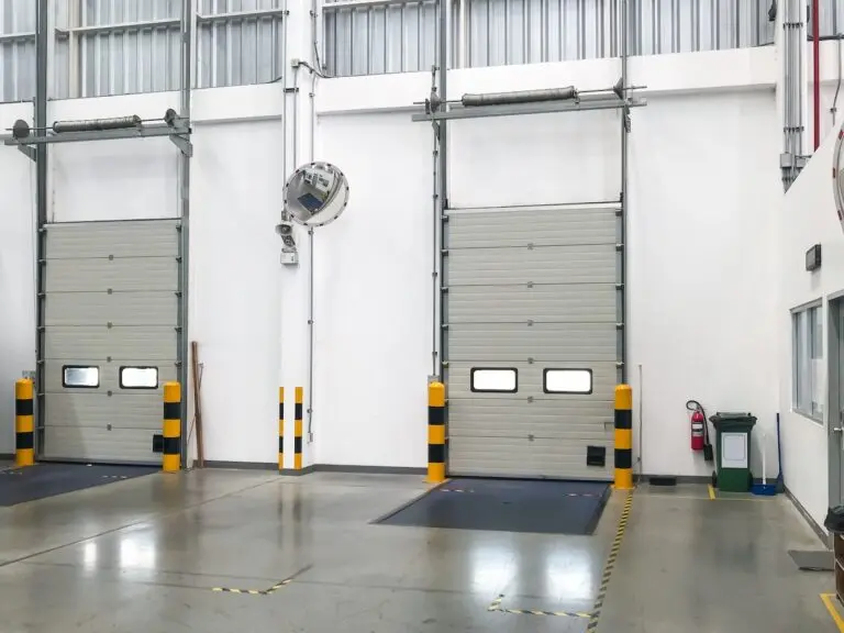 Closed automated cargo door in distribution warehouse