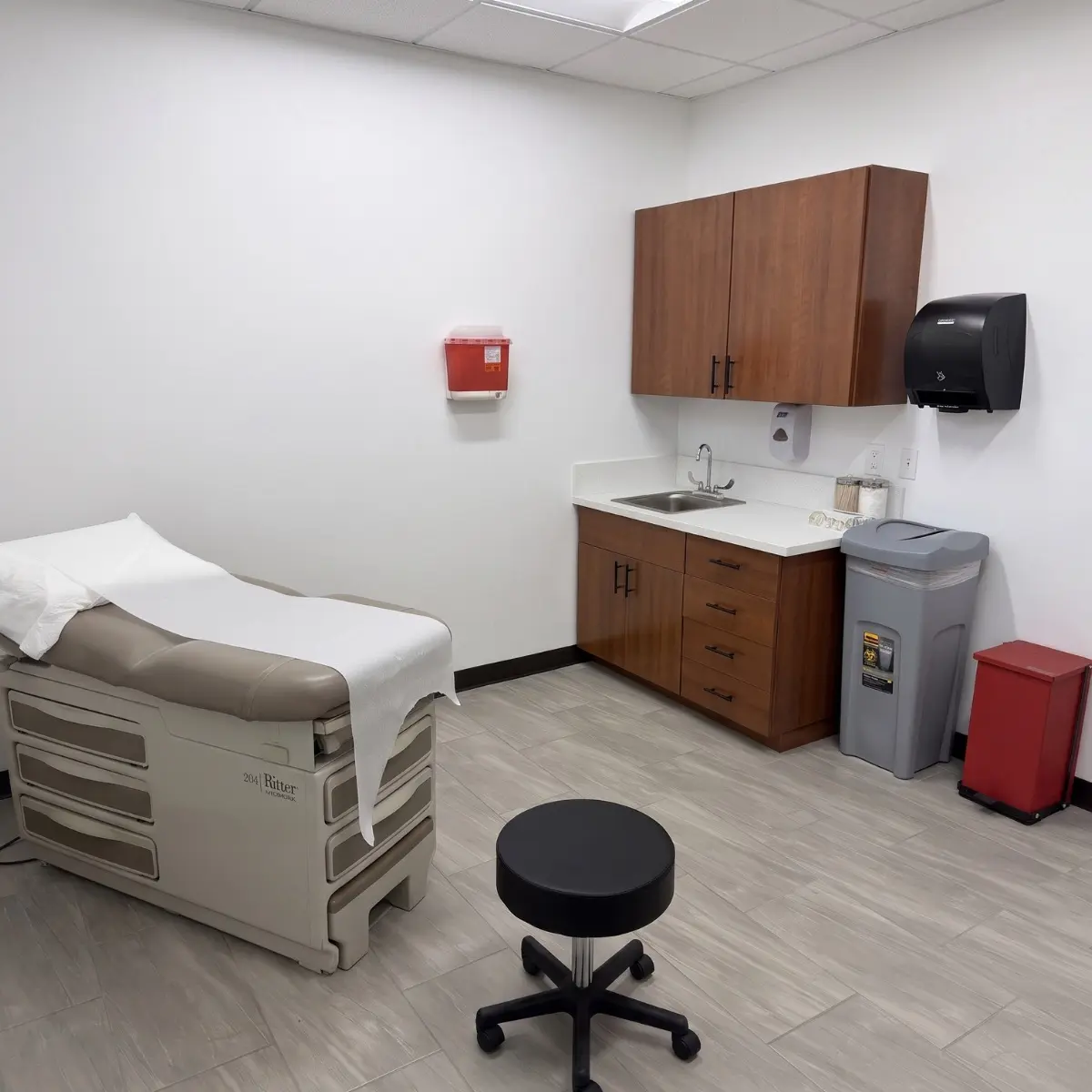 Exam room with treatment table at the Panama Lane clinic